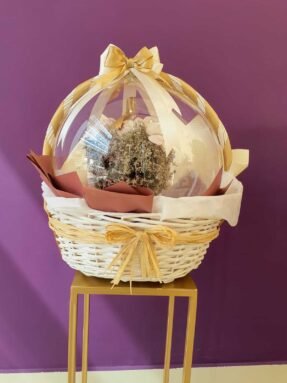 Balloon inside Cristal Limonium