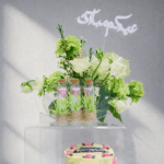 gift with cake & money