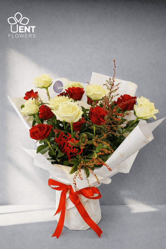 7 Athena Rose white and 8 Red Rose - Image 2