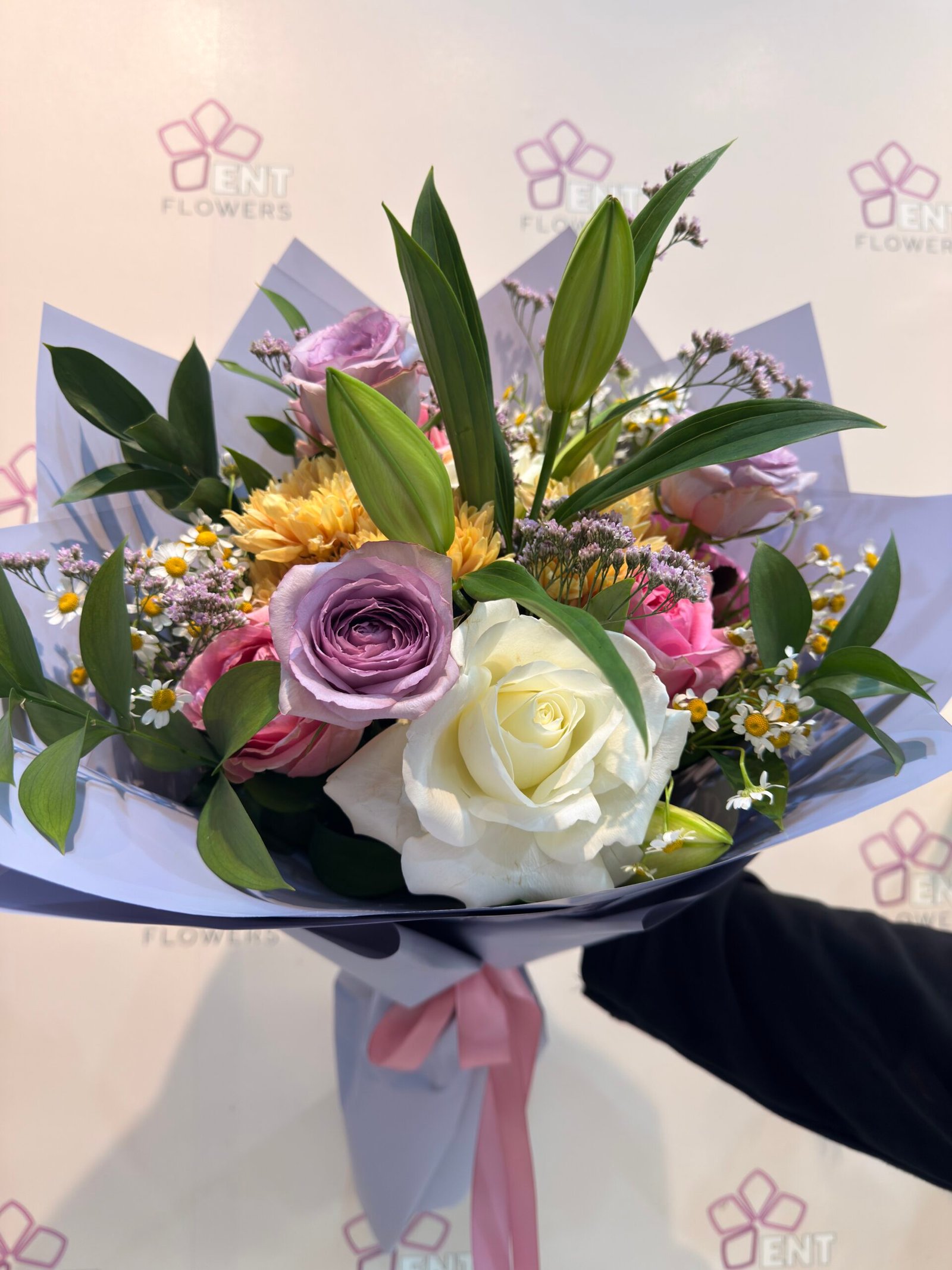 IMG_1700 mix Sweet 3 perpall roses - Image 1